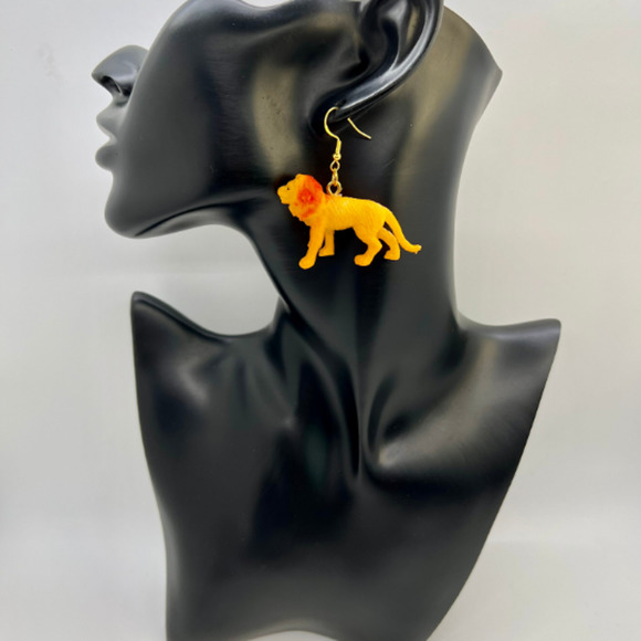 Lion Earrings - Animal Earrings - Zoo Earrings - Teacher Earrings - Picture 8 of 9